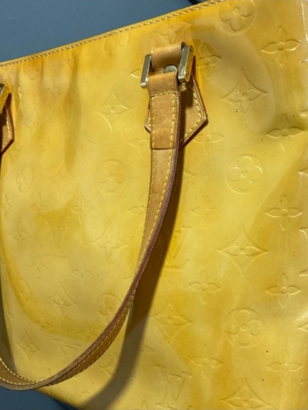 Authentic Louis Vuitton Yellow Monogram Vernis Houston Tote Bag - Picture 4 of 16